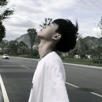 顾羽书.  你眸海温涟 藏山高水远 我的人间