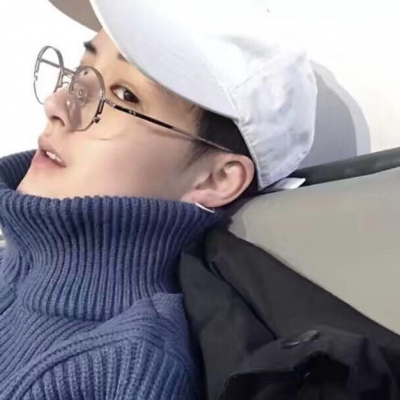 顾羽书.  你眸海温涟 藏山高水远 我的人间