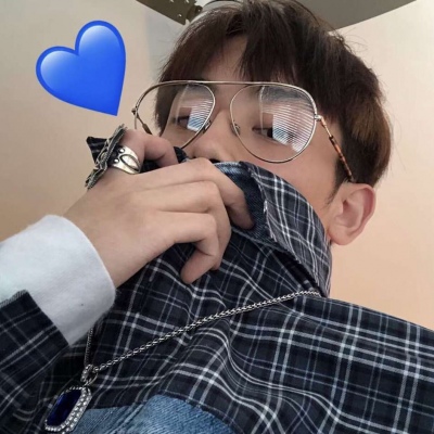 溺毙:超酷帅气简单魅力男头.为了甩掉孤独 与世俗慢慢沾边