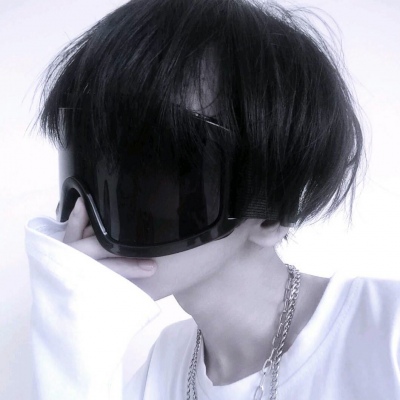 酷炫高冷玩网男头/人生建议爱我 人生巅峰得到我.