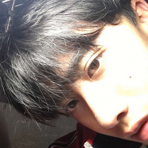 玩网近脸帅气兄弟男头/对你失望以后 才发现你那么普通.