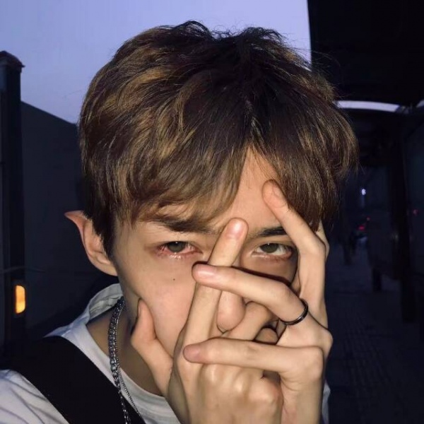 热搜超酷欧美男头/后来才终究明白 快乐是共享 苦 难得是自抗.