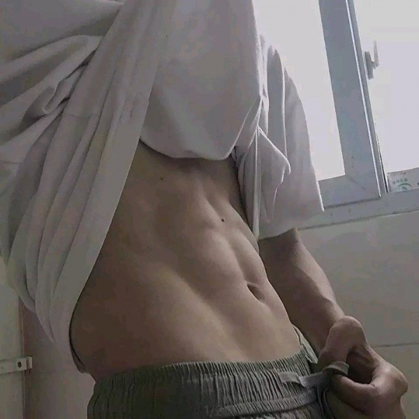 林知晚  超级超级帅气的腹肌男头/凉了我就哭呜呜呜
