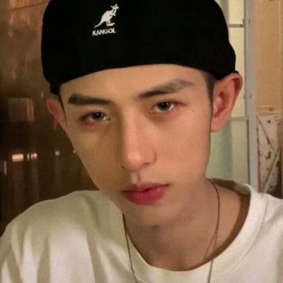 成熟男头（超酷 超帅 成熟）月牙儿