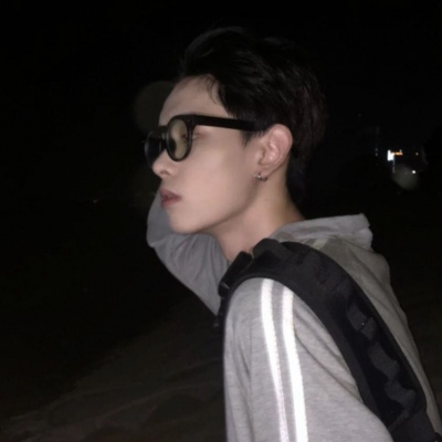 成熟男头（超酷 超帅 成熟）月牙儿