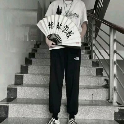 白灏宇:男生头像/扇子/    我很贪心 既想当你的星星 也想成为你的月亮