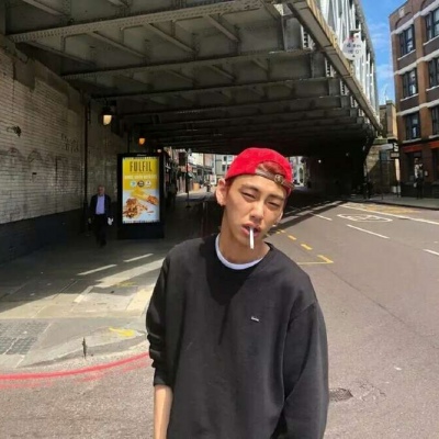 顾浔：高清男头 看满身富贵懒察觉