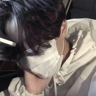 韩系高冷男生 对你的感情就到这里了