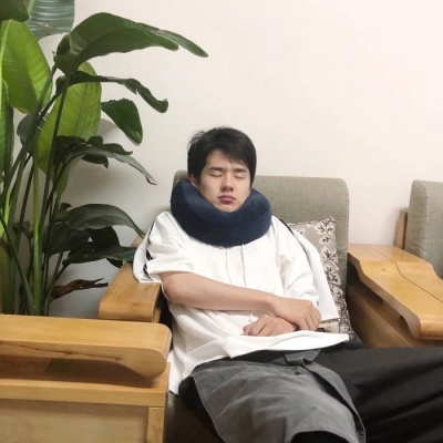 沙雕男头叭