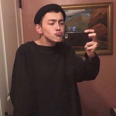 沙雕男头叭