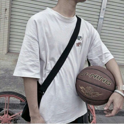 顾云曦/玩网个性部位男头/人生最不缺的就是代替者.