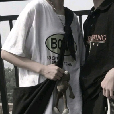 顾云曦/玩网个性部位男头/人生最不缺的就是代替者.