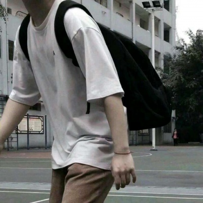 顾云曦/玩网个性部位男头/人生最不缺的就是代替者.