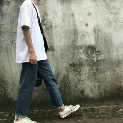 顾云曦/玩网个性部位男头/人生最不缺的就是代替者.