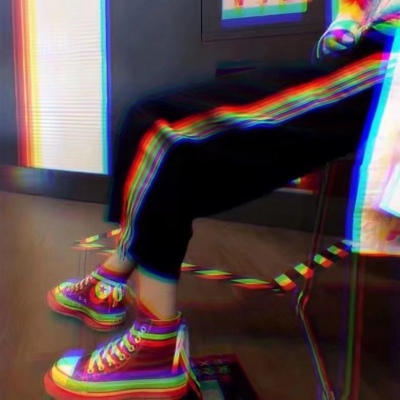  我肩上是风 风上是闪烁的星群