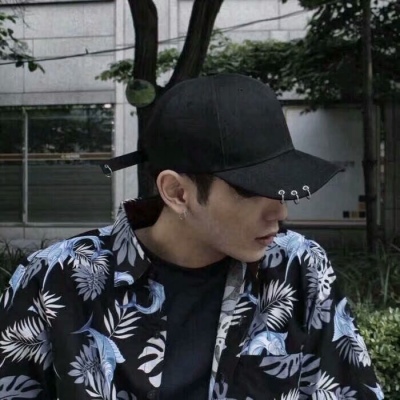 江奕/活泼阳光开朗男头/总有这么一个人会让你毫无原因地笑起来