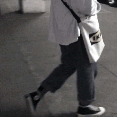 半身部位男生头像 念七