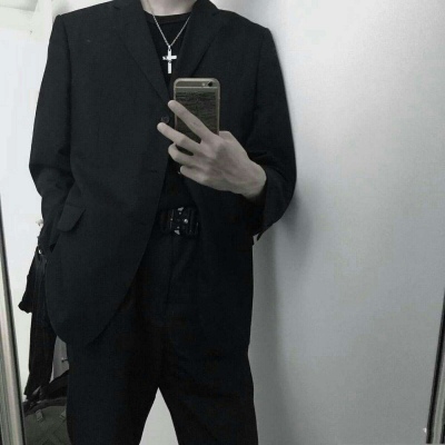 半身部位男生头像 念七