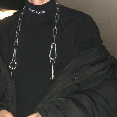 半身部位男生头像 念七