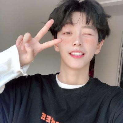 男生头像  喜欢你的笑 仿佛世界都明亮了