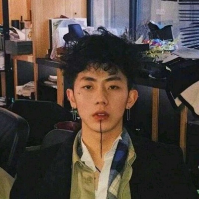 精致偏欧美风男生头像 念七