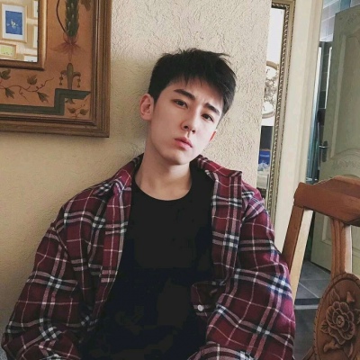 精致偏欧美风男生头像 念七