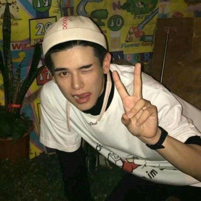 精致偏欧美风男生头像 念七