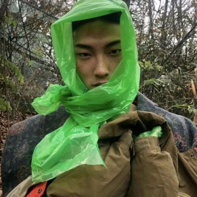 精致偏欧美风男生头像 念七