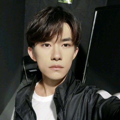 易夫人：千玺头像的大合集来咯 ?对千玺的笑完全没有抵抗力?