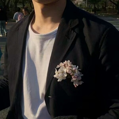 高冷部位西装男头?大风吹丑鬼 山海等烂泥。
