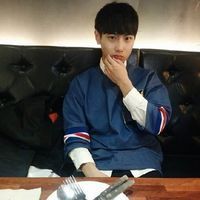 爱情像糖，甜到忧伤。