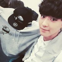 爱情像糖，甜到忧伤。