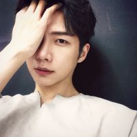 少年眼眸似深海