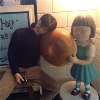 二逼青年
