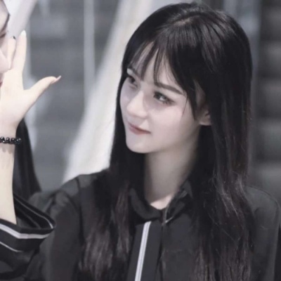 溺毙:一对两张唯美意境风真人情头.我等久点没关系 但你一定要来