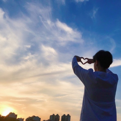 所有关系都是相互的，你爱我我也更加爱你。