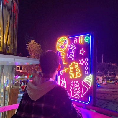 真人意境情侣头像  你有没有很想，和那个人重新认识一次。