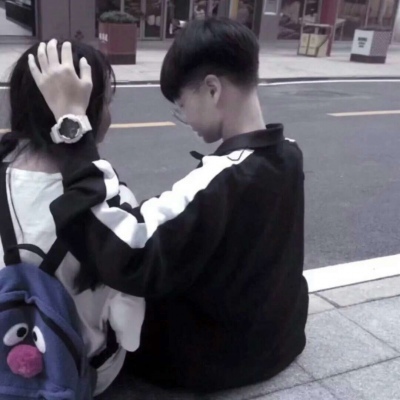 情侣头像真人/众生皆苦，只有你是草莓味