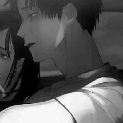 黑白漫画情侣头像  有的人你电充满了也不会找你，有的人你没有电了也会找你