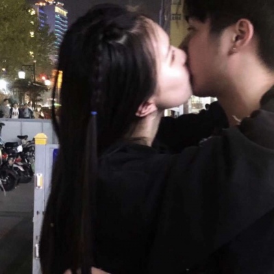 溺毙:一对两张时尚潮流风真人情头.造物者难辞其咎的败笔