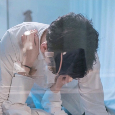 溺毙:一对两张时尚潮流风真人情头.造物者难辞其咎的败笔