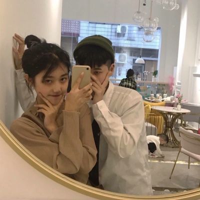 优质情侣头像#能在最好的年纪遇见最好的你，我很幸福。