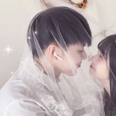 抖音最火情侣头像.我能否已这天下为聘来娶你？