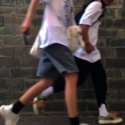 情侣头像部位对象拉在跑