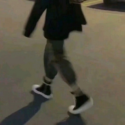 情侣头像部位对象拉在跑
