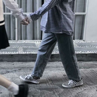 情侣头像部位对象拉在跑