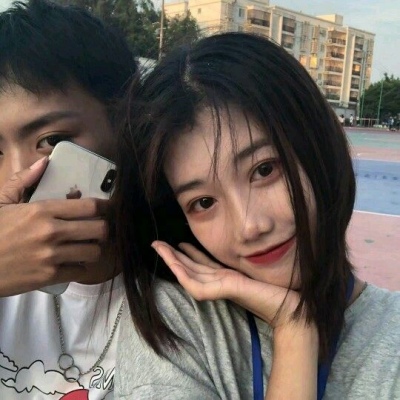 溺毙:一对两张潮流风魅力真人情头.你有新的恋爱订单 请及时收取我