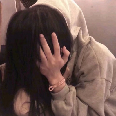 真人情侣头像/我飞向宇宙?却被你逮回小小星球