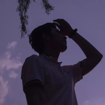 剪影意境情侣头像  我想你了。