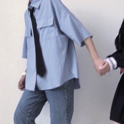 白灏宇:情侣头像/部位/一对两张/还有星月可以寄望 还有宇宙浪漫不止。
